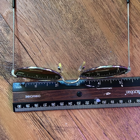 Red tinted sunglasses - Picture 11 of 12